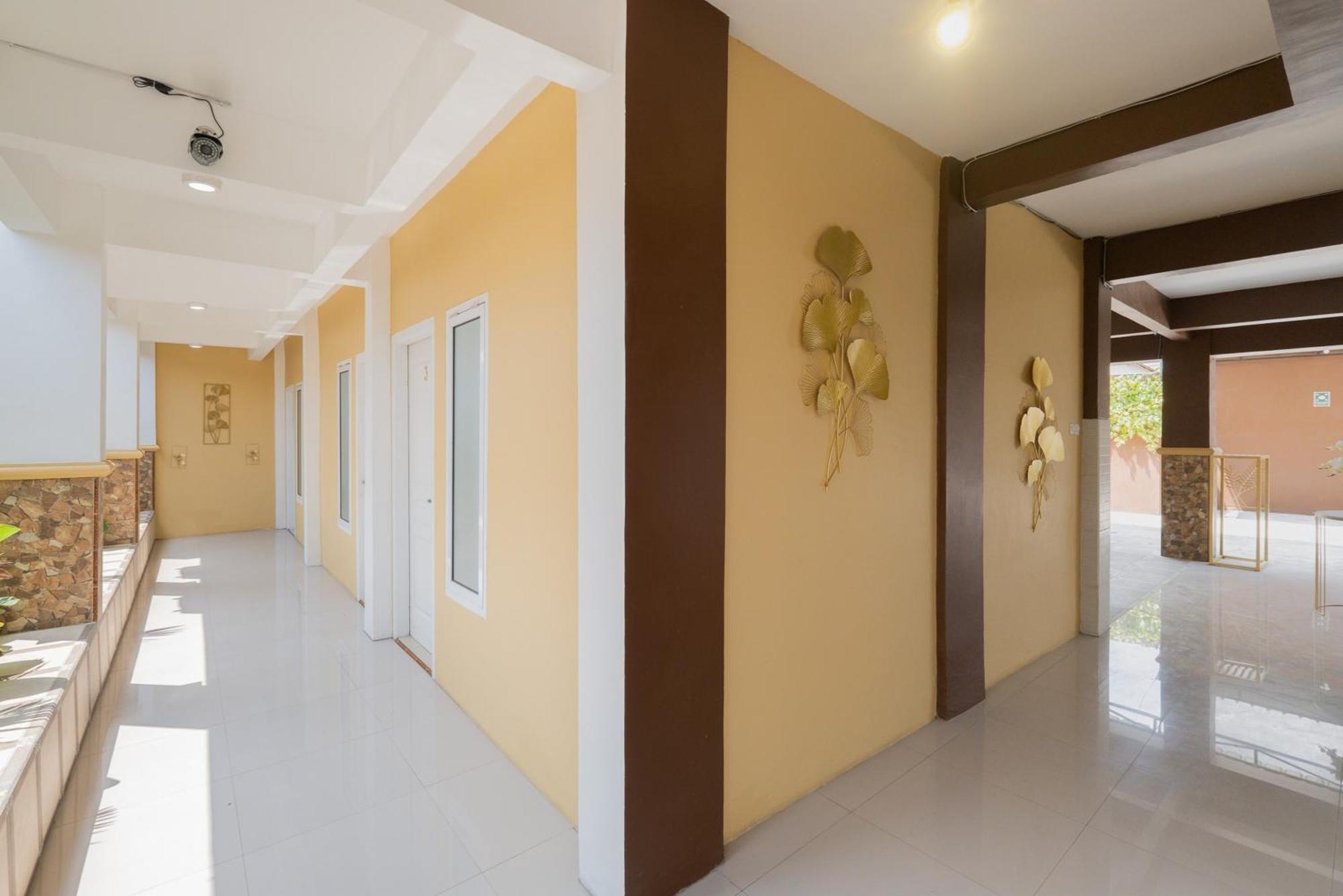 Hotel Reddoorz Syariah Near Rsud Dr Iskak Tulungagung Kedungwaru Zewnętrze zdjęcie