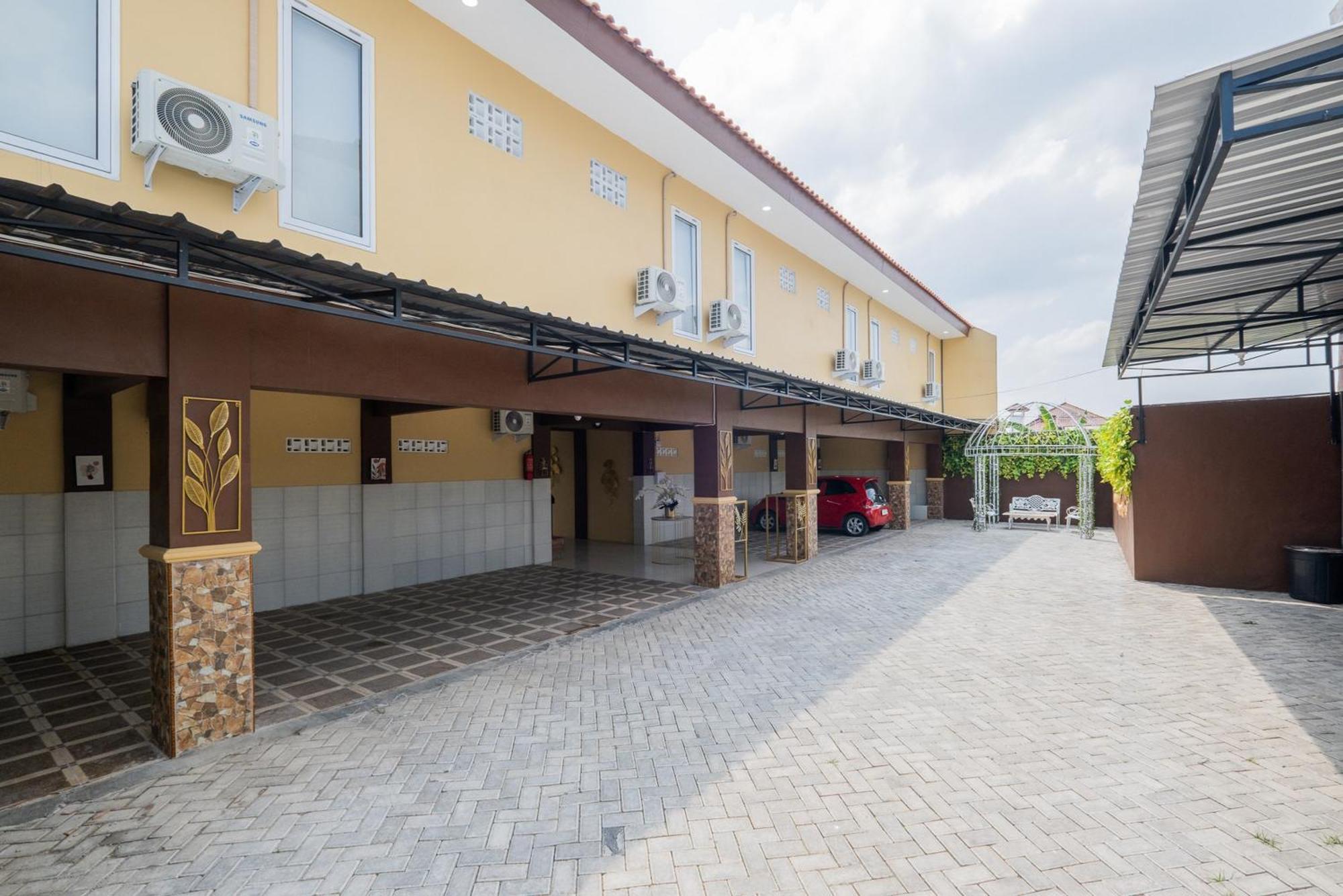 Hotel Reddoorz Syariah Near Rsud Dr Iskak Tulungagung Kedungwaru Zewnętrze zdjęcie