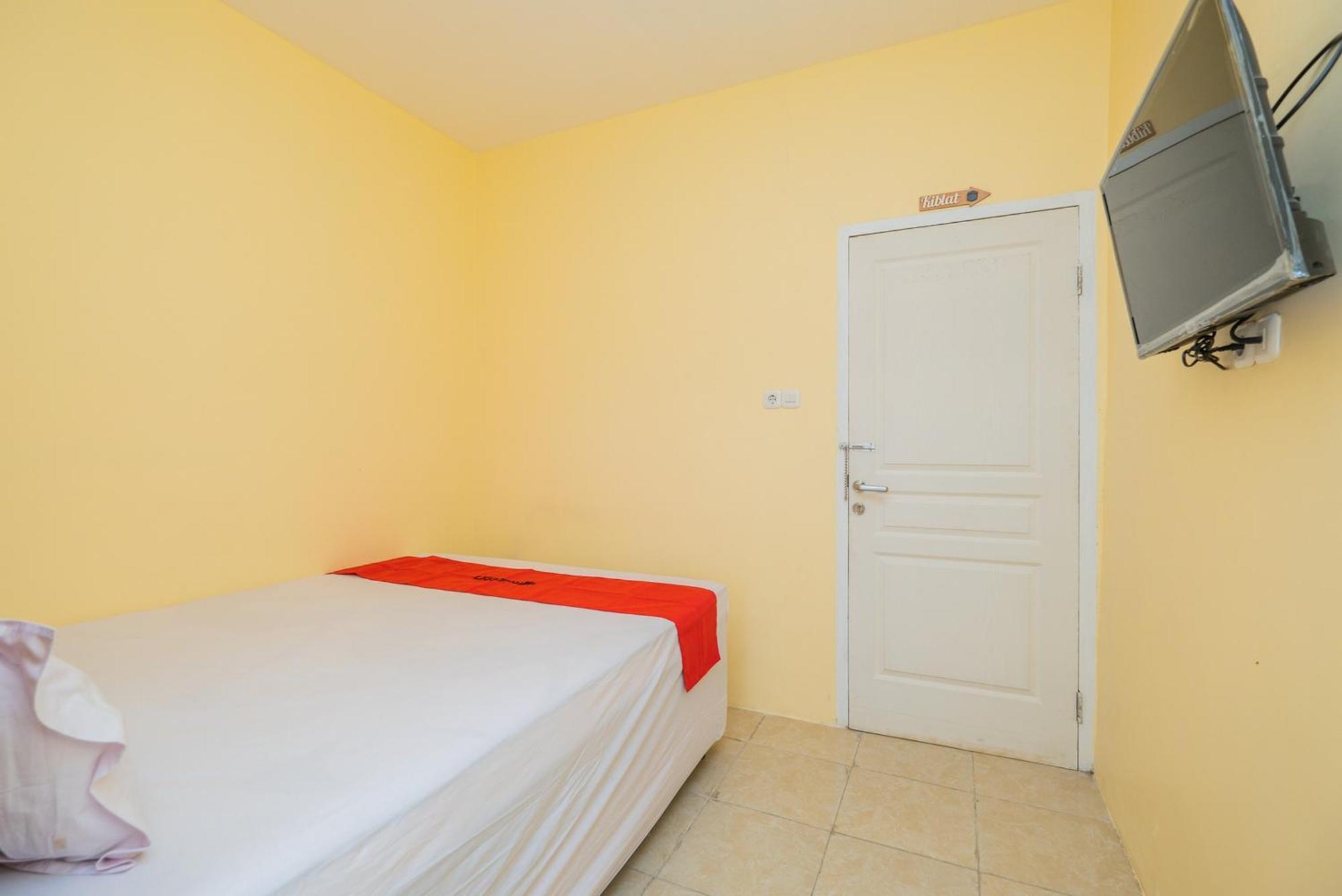 Hotel Reddoorz Syariah Near Rsud Dr Iskak Tulungagung Kedungwaru Zewnętrze zdjęcie