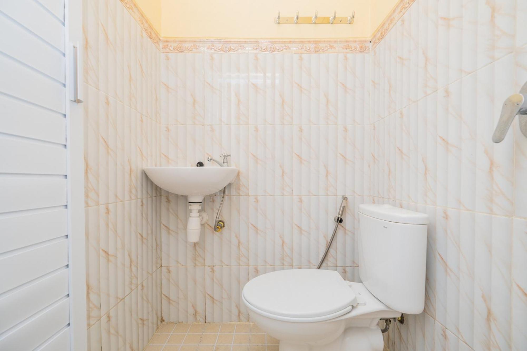 Hotel Reddoorz Syariah Near Rsud Dr Iskak Tulungagung Kedungwaru Zewnętrze zdjęcie