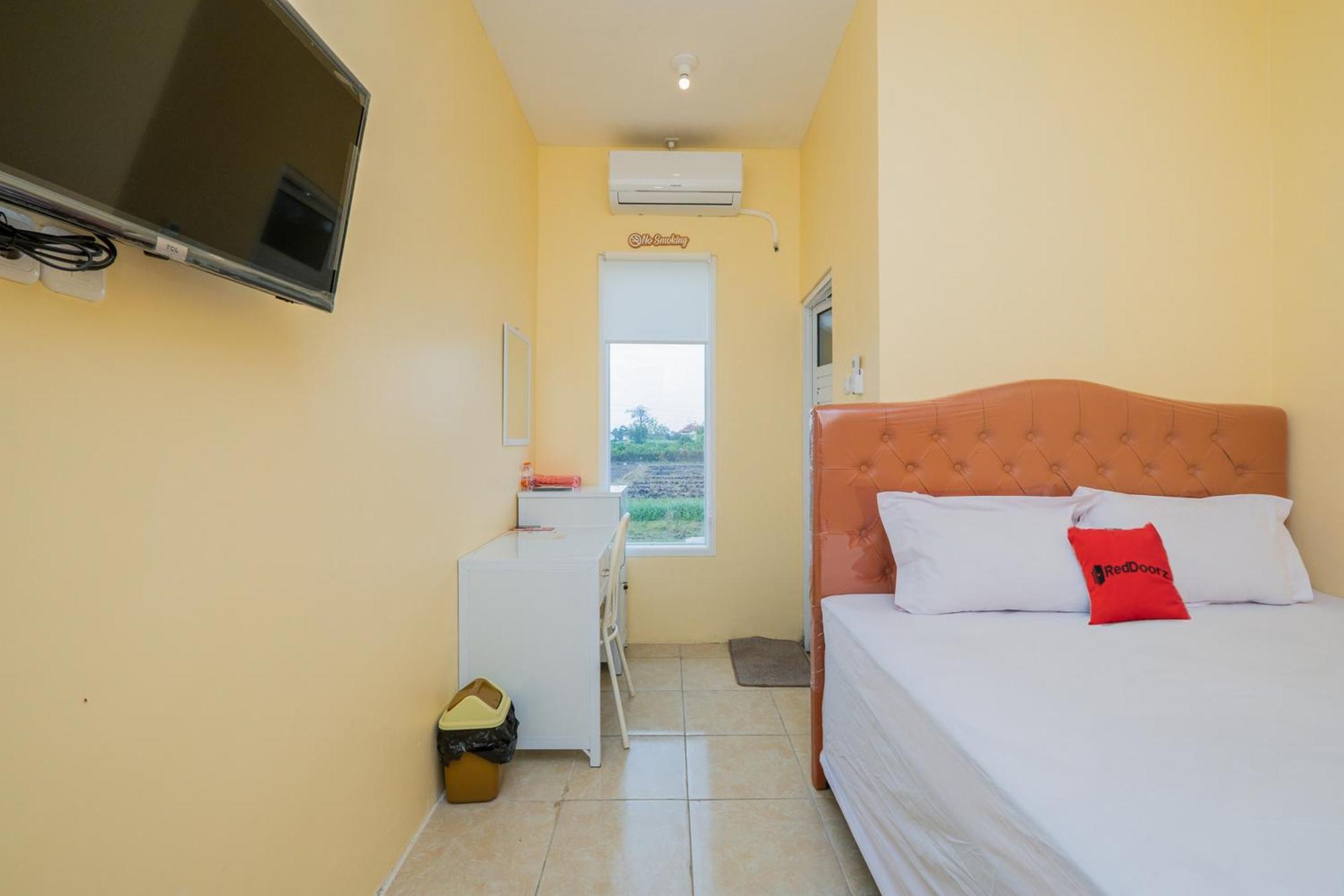 Hotel Reddoorz Syariah Near Rsud Dr Iskak Tulungagung Kedungwaru Zewnętrze zdjęcie